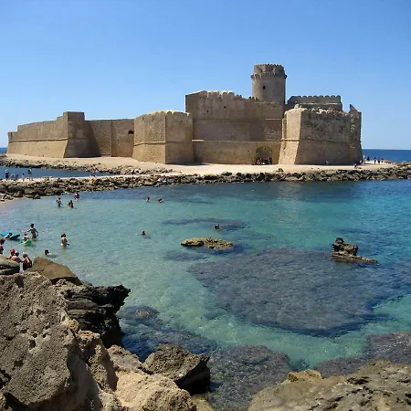 Casa Vacanze Le Castella Apartamento *